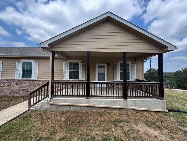 Photo - Three bed two bath in Fischer close to Can... Unit 3