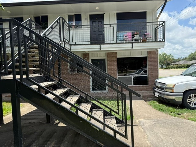 Building Photo - 2201 N Grand Blvd Unit 13 Rental