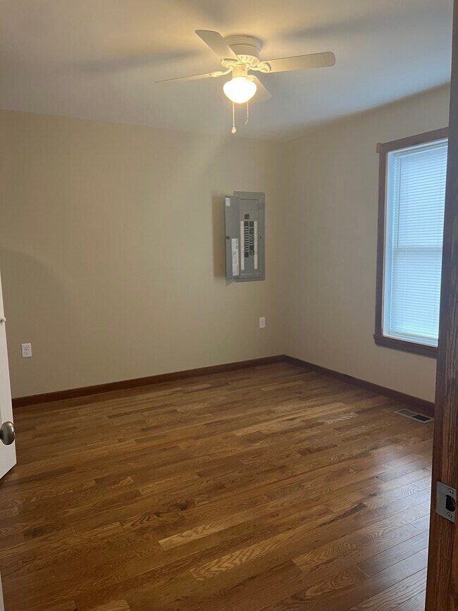 Photo - 90 Hanshew Ln
