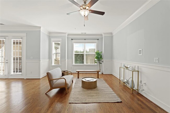 Building Photo - 2802 Morrison St Unit 206 Rental