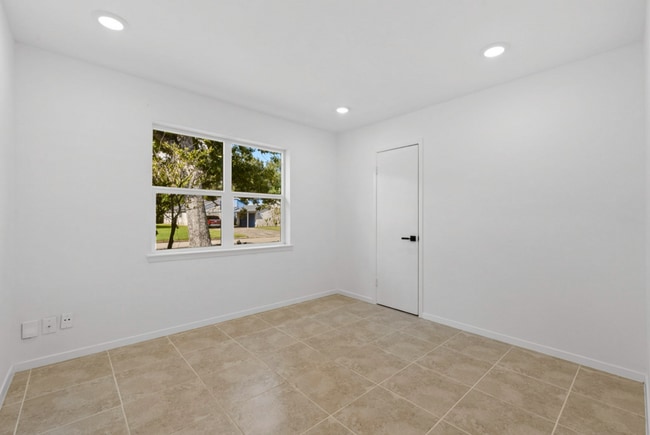 Photo - BEAUTIFUL HOME IN HOUSTON. MOVE IN READY!.