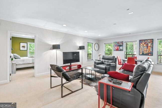 Photo - 4260 Beverly Ln NE