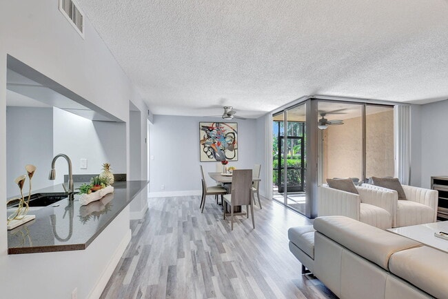 Photo - 2255 Lindell Blvd Unit 4103