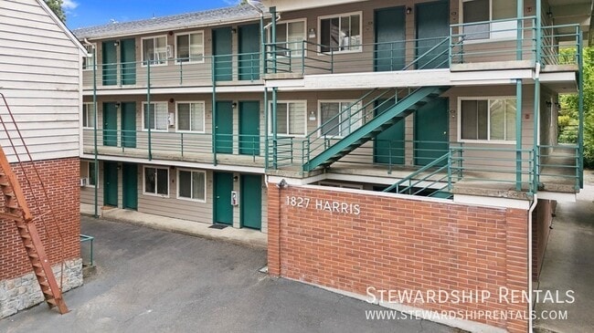 Photo - Harris House