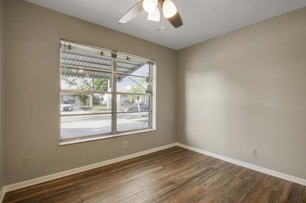 Photo - 113 Pinewood Ct