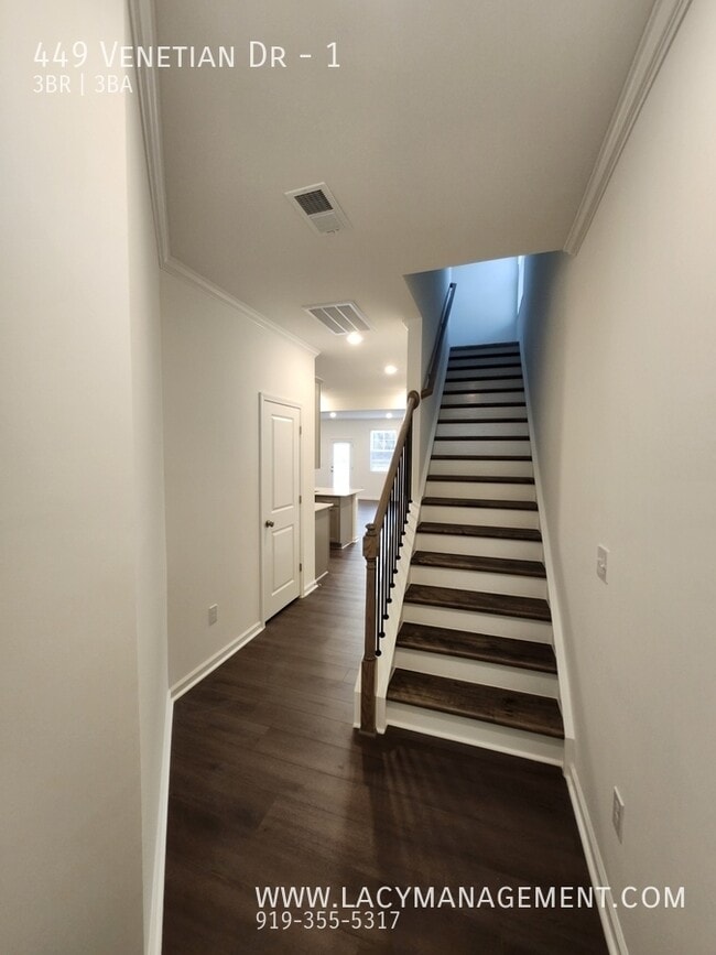 Photo - 449 Venetian Dr