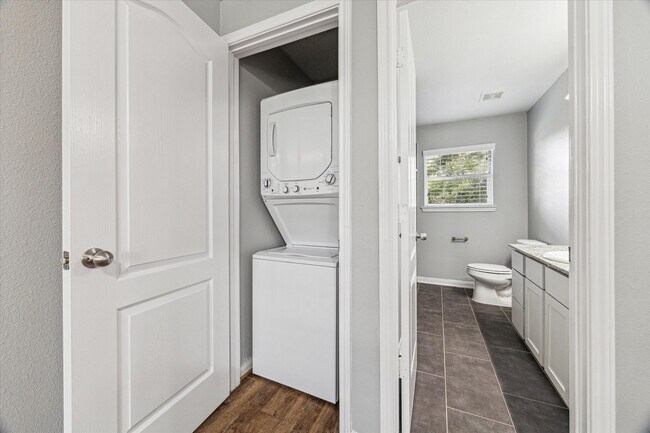 Photo - 1548 Ashland St Unidad 2