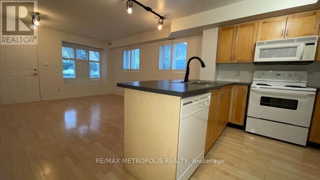 Photo - 208 Niagara St