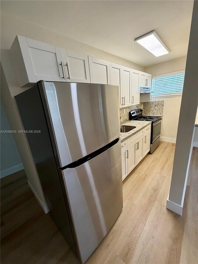 Photo - 11344 SW 2nd St Unidad FRONT