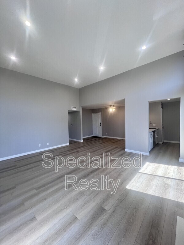 Photo - 7038 Vesper Ave Unit 203