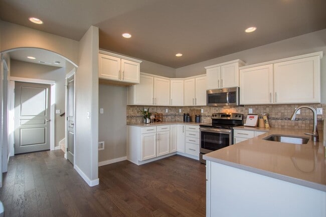 Photo - Gorgeous 3-Bdr Home in McKenzie Meadows Vi...