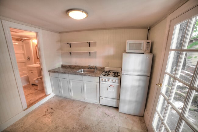 Photo - 2606 S Carrollton Ave Unidad Apt B