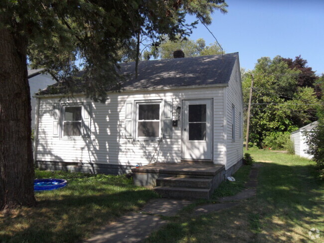 Building Photo - 725 N Elmer St Rental