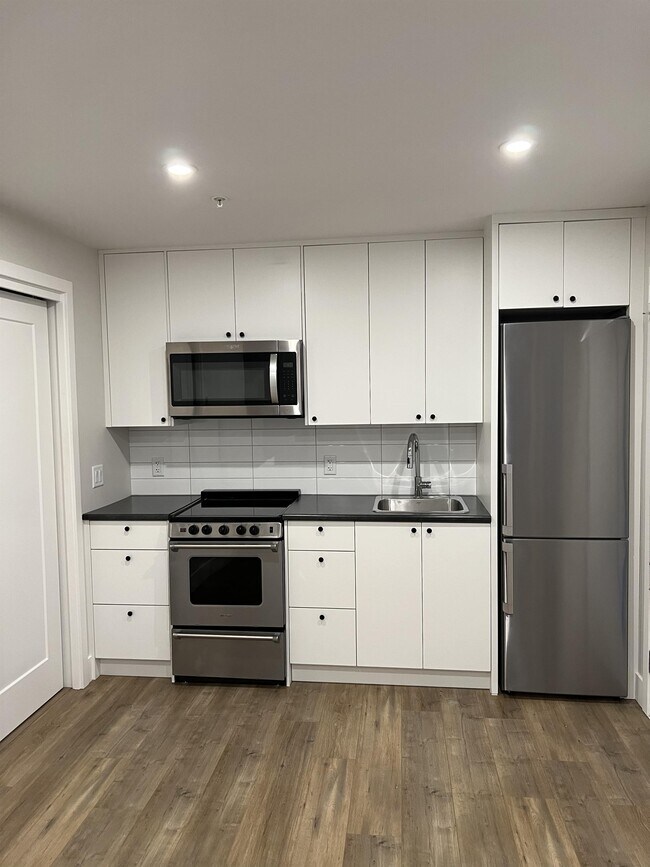 Photo - 45500-45500 Campus Dr