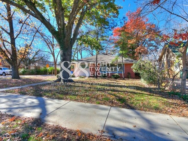 Photo - *AVAILABLE NOW!* 2 Bed/2 Bath Duplex Close to Campus Corner!