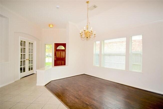 Photo - 5911 Mettler Ln