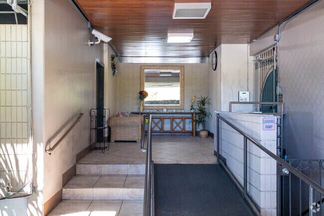 Photo - Academy Tower