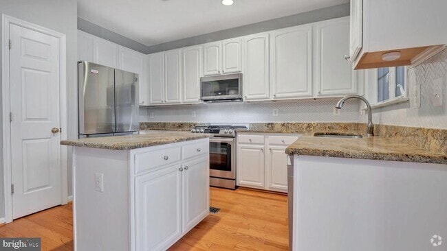 Building Photo - 2453 Cheyenne Dr Rental