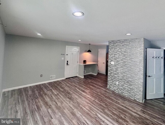 Building Photo - 24 Navajo Ct Rental