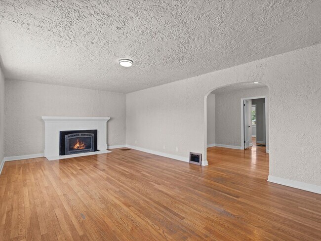 Photo - 2 bed, 1 bath with built in office near UNR