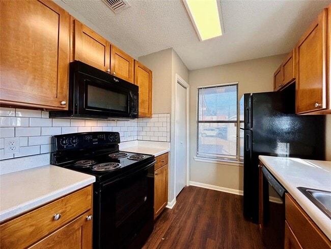 Photo - 8905 Schick Rd