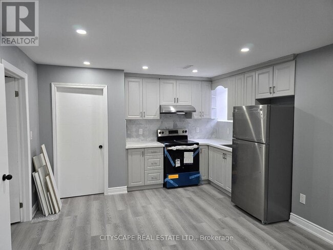 Photo - 306 Bessborough Dr