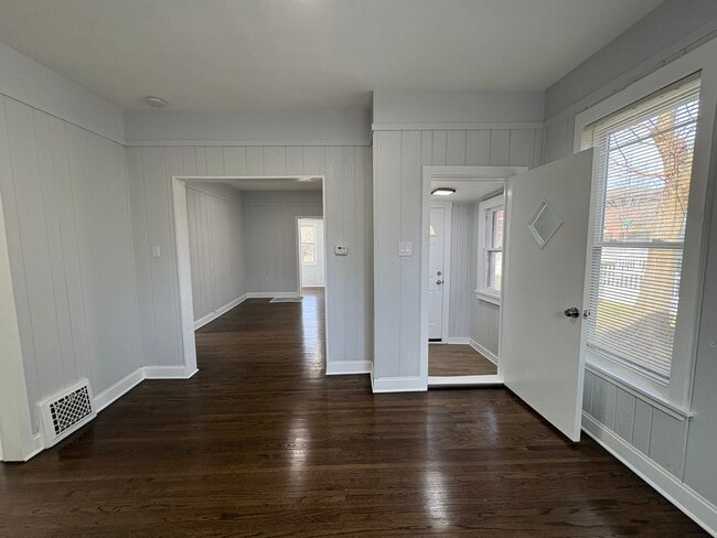 Photo - 307 Prairie Ave