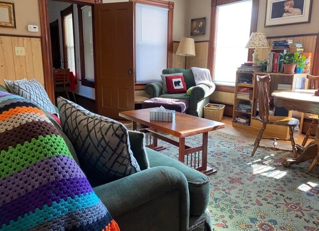 31 Laurel Ave Unit 2
