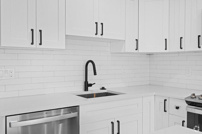 1BR, 1BA - 600SF - Kitchen - The Cove Apartments