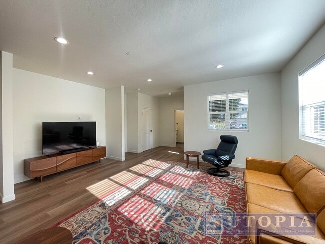 Photo - ROOM FOR RENT: Gorgeous, NEW Construction in Desirable, Sunny Prospect Heights!  Co-signers Accep...