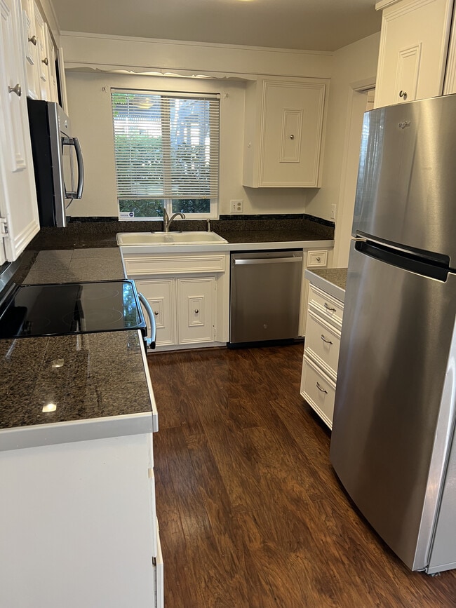 Electrodomésticos de acero inoxidable - 1461 Rainier Court