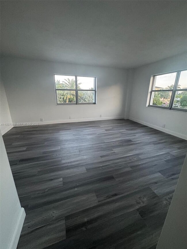 Photo - 1881 Middle River Dr Unit 307