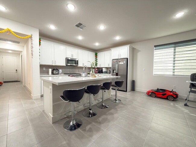 Photo - 2665 Luna Ave