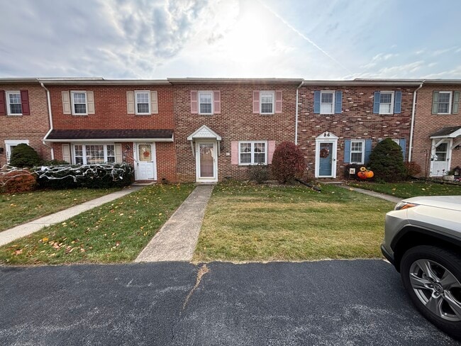 Building Photo - 2004 Hale Ct