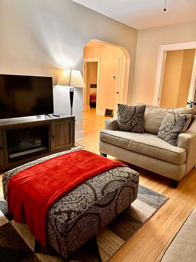 Photo - Spacious Benson Bungalow - 4BD 2B