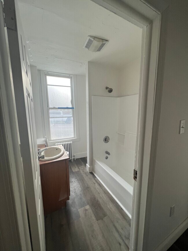 Bathroom - 158 W Jackson St