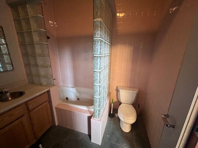 Photo - Bloomfield On The Corner Unit 202 N 9th Street #A