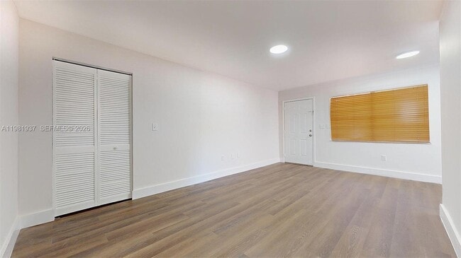 Photo - 1670 W 42nd St Unit 1670