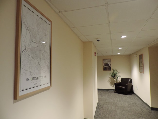 Photo - 192 Erie Blvd Unidad 508