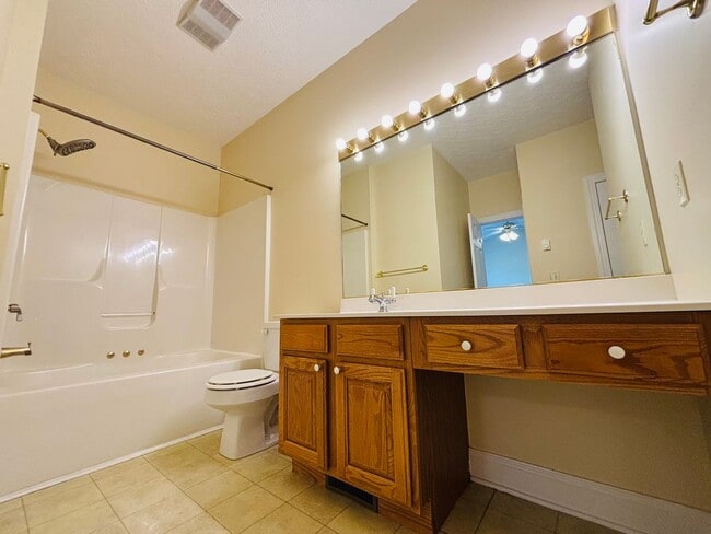 Photo - 230 Willow Oak Dr NW
