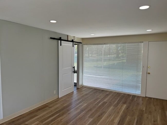 Photo - 1-Bedroom, 1-Bathroom Apartment -- SUBLET ...
