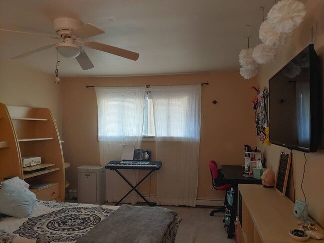 Photo - 2 Bedroom Condo for Rent near Cumberland Blue Line!