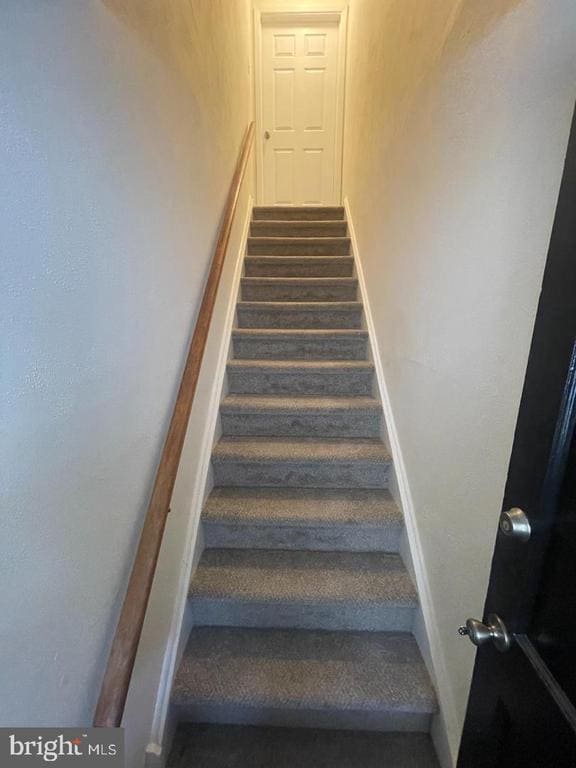 Photo - 233 Roesch Ave