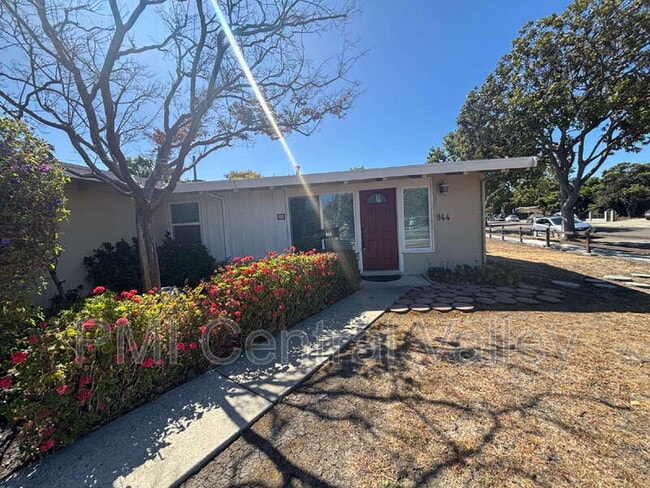 Photo - 944 Bridgewood Way