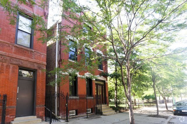 Building Photo - 1720 N Ashland Ave Unit J09P Rental