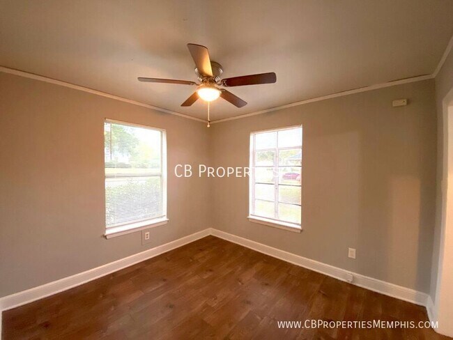 Photo - 1032 N Evergreen St