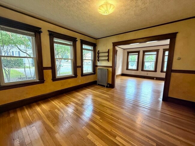 Photo - 206 School St