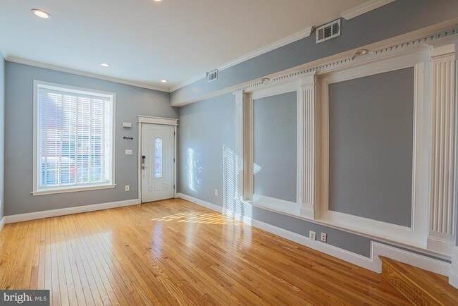 Photo - 3240 Foster Ave