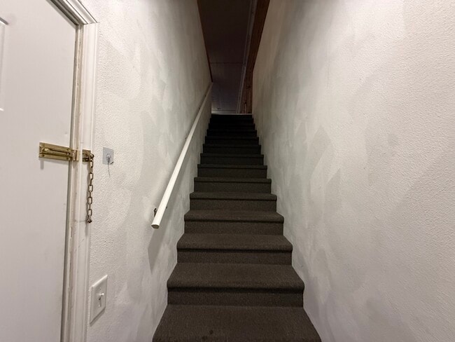 Building Photo - 27 Court St Unit 6