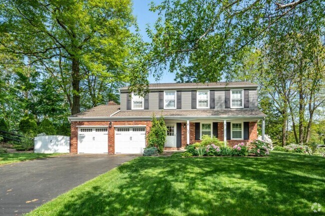 Building Photo - 122 Rivercrest Dr Rental